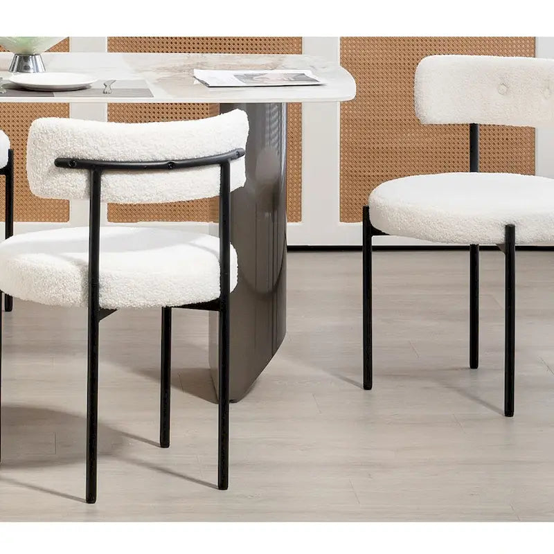 Chaise de salle à manger avec assise rembourrée et pieds en métal
