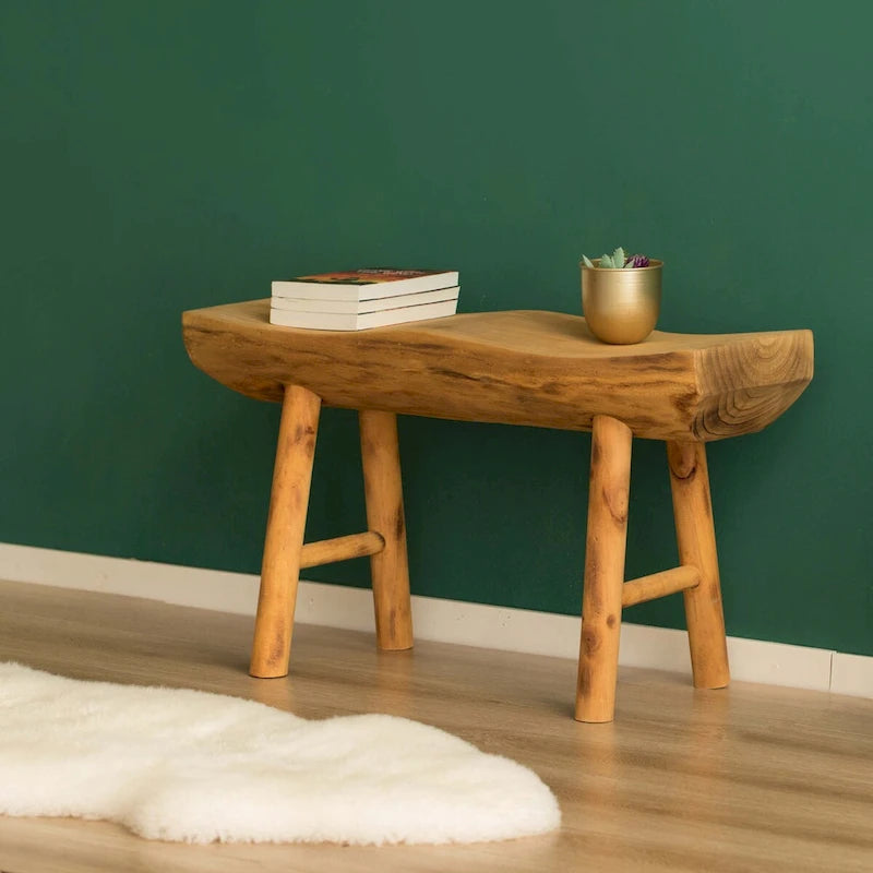 Banc d'appoint en bois sculpté à bord naturel