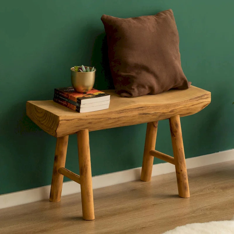 Banc d'appoint en bois sculpté à bord naturel